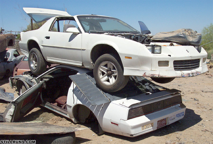 http://www.stillruns.com/dayatthejunkyard/camaro.jpg